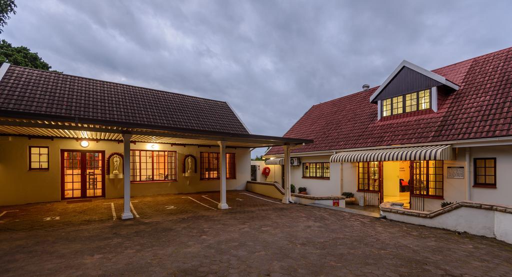 Zesty Guesthouse Port Edward Buitenkant foto